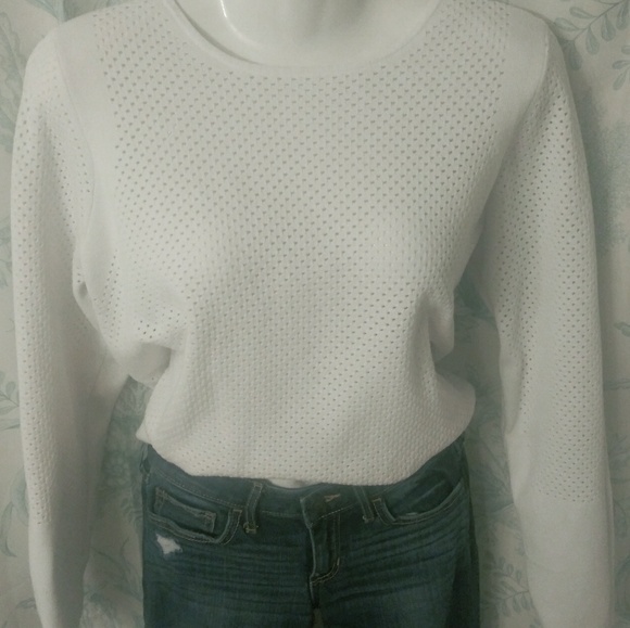 🌼Peter Nygard Top🌼 - Picture 3 of 4